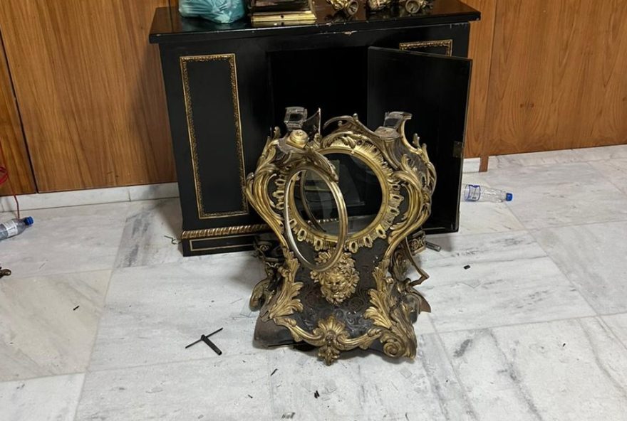 antonio-claudio3A-condenado-por-destruicao-de-relogio-de-dom-joao-vi