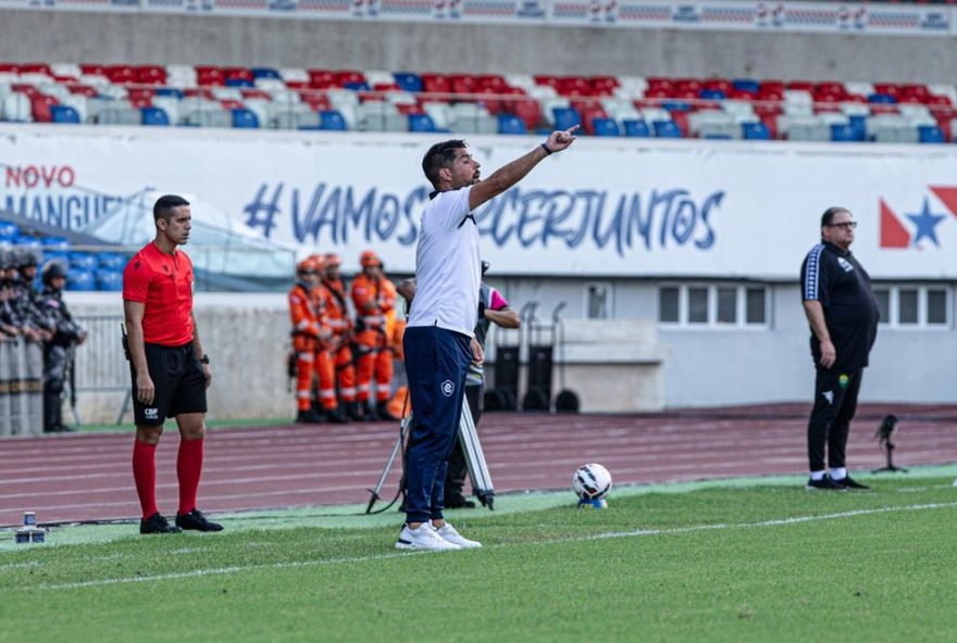 antonio-oliveira-analisa-desempenho-do-remo-e-destaca-equilibrio-em-empate-na-serie-b