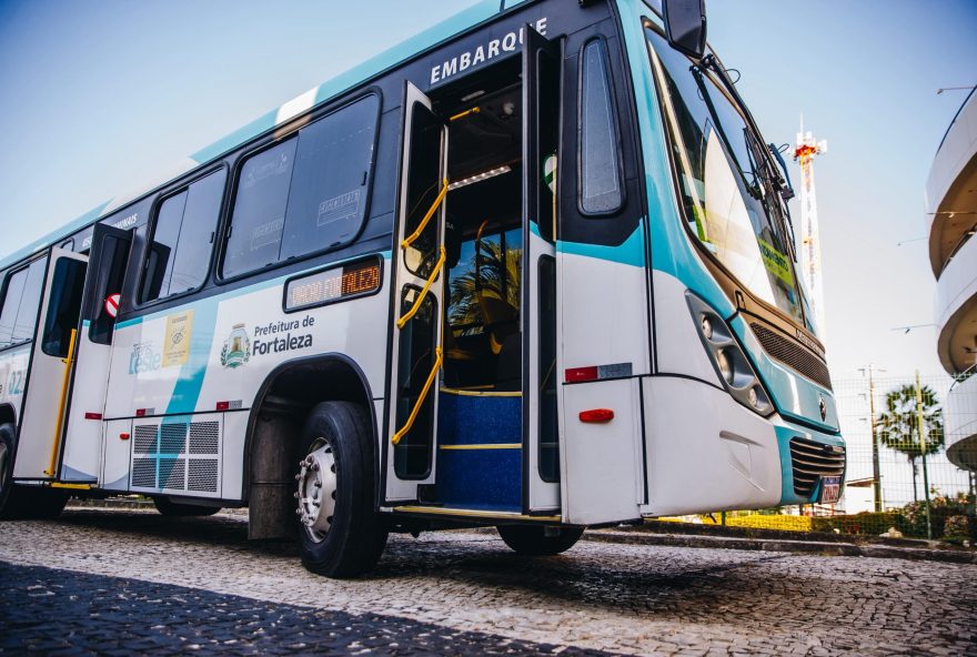 anuncio-de-evandro-leitao-informa-retorno-de-todas-as-linhas-de-onibus-suspensas-em-fortaleza