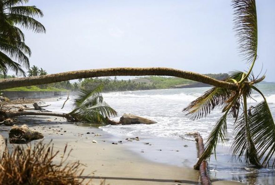 Terremoto de Magnitude 7,6 no Caribe Gera Alertas de Tsunami