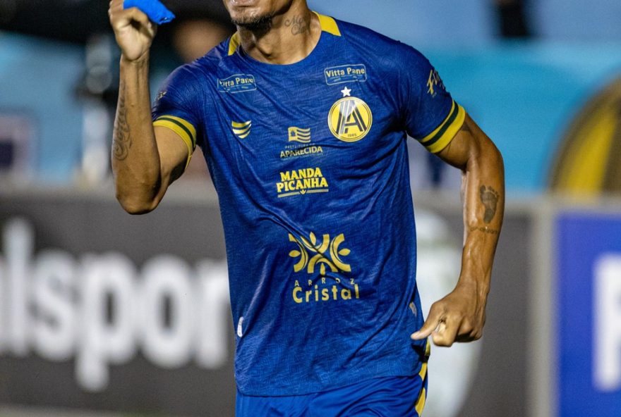 aparecidense-atropela-o-centro-oeste-por-4-a-0-e-garante-permanencia-na-elite-do-goianao aparecidense-atropela-o-centro-oeste-por-4-a-0-e-garante-permanencia-na-elite-do-goianao