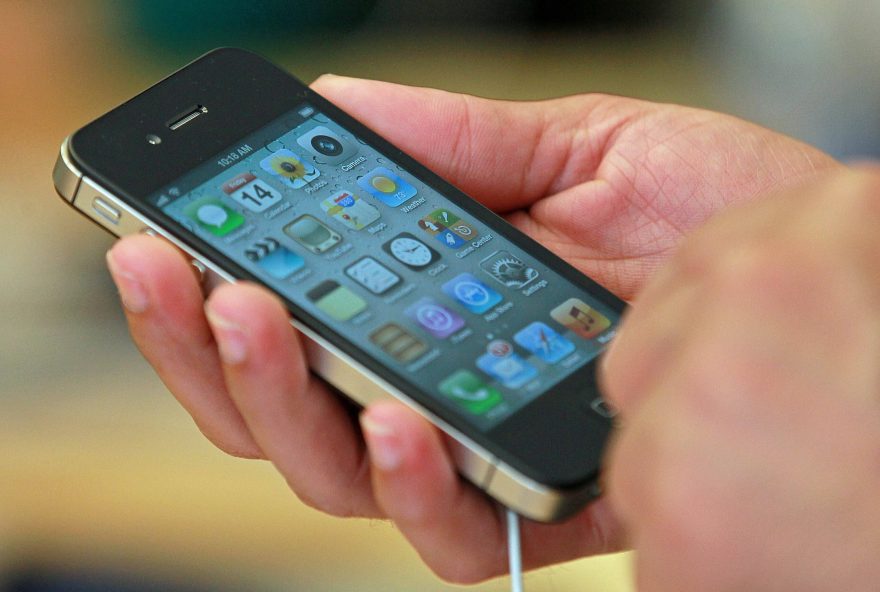 Plataformas podem ser baixadas gratuitamente no celular. (Foto: Justin Sullivan/Getty Images)