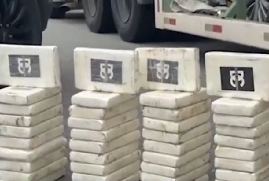 apreensao-de-120-kg-de-drogas-na-bahia3A-duro-golpe-no-trafico