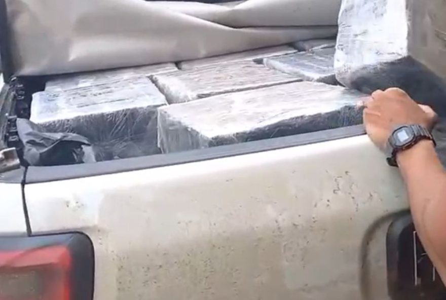 apreensao-de-2-toneladas-de-maconha-na-baixada-fluminense3A-acao-conjunta-da-prf-e-dre-bf-resulta-em-prisoes-e-combate-ao-trafico apreensao-de-2-toneladas-de-maconha-na-baixada-fluminense3A-acao-conjunta-da-prf-e-dre-bf-resulta-em-prisoes-e-combate-ao-trafico