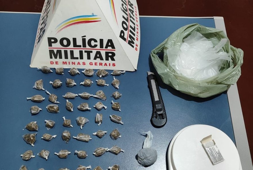 apreensao-de-buchas-de-maconha-em-jequitai3A-motociclista-nervoso-leva-a-descoberta-de-esquema-criminoso-e-prisao-de-envolvidos