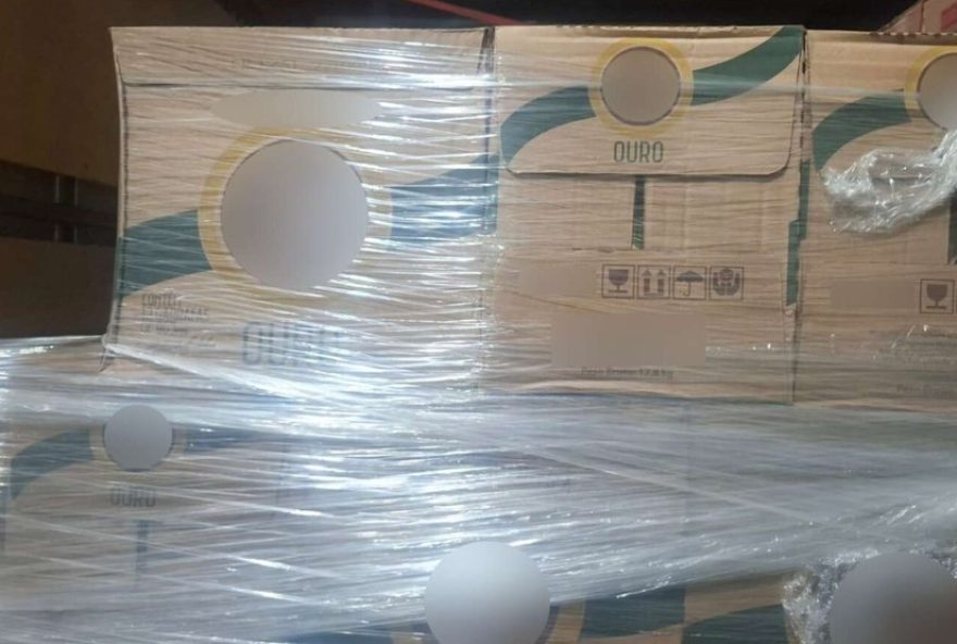 apreensao-de-carga-de-bebidas-quentes-sem-documentacao-avaliada-em-r24-4122C8-mil-em-penaforte2C-ceara apreensao-de-carga-de-bebidas-quentes-sem-documentacao-avaliada-em-r24-4122C8-mil-em-penaforte2C-ceara