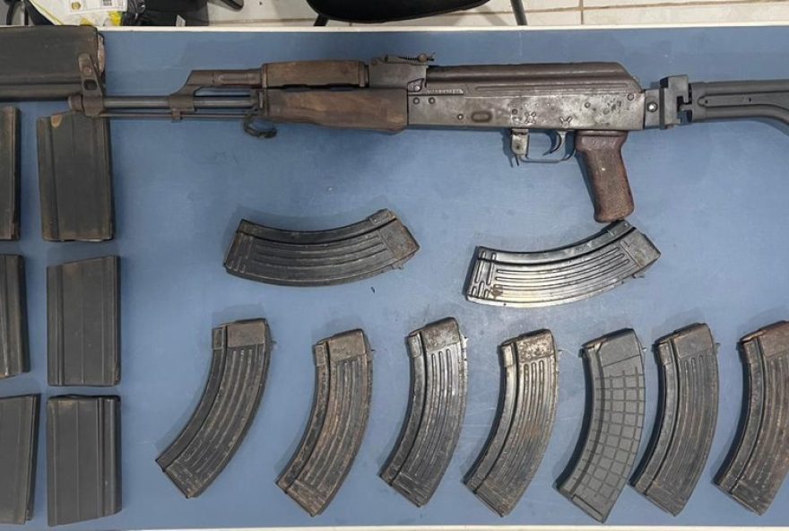 apreensao-de-fuzis-e-400-municoes-em-embarcacao-no-amazonas3A-veja-o-video apreensao-de-fuzis-e-400-municoes-em-embarcacao-no-amazonas3A-veja-o-video