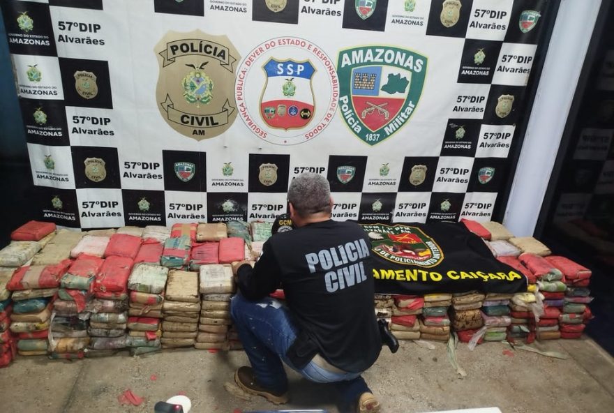 apreensao-de-meia-tonelada-de-drogas-em-alvaraes2C-amazonas3A-policia-investiga-origem-e-conexoes-criminosas