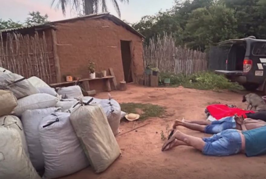 apreensao-de-quase-duas-toneladas-de-maconha-em-grajau3A-prisao-de-tres-individuos-e-prejuizo-estimado-em-r2422C5-milhoes