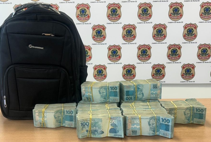 apreensao-de-r24-500-mil-em-mochila-lotada-durante-saques-milionarios-pela-pf apreensao-de-r24-500-mil-em-mochila-lotada-durante-saques-milionarios-pela-pf