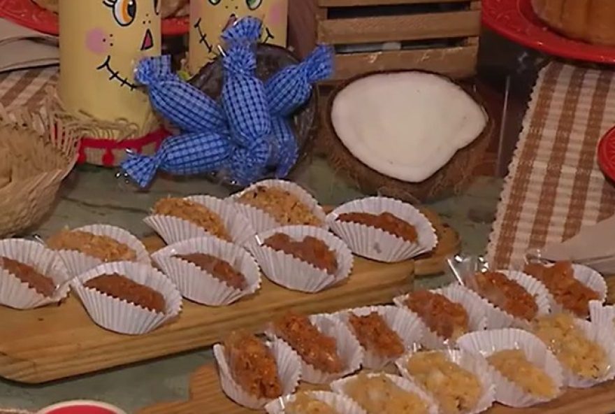 aprenda-a-fazer-cocada-cremosa-de-coco-queimado-e-maracuja3A-receitas-incriveis-da-confeiteira-erika-goncalves