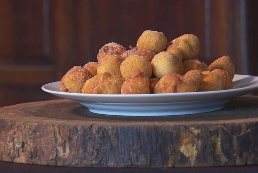 aprenda-a-fazer-um-bolinho-de-chuva-de-amendoim-com-a-receita-nosso-campo