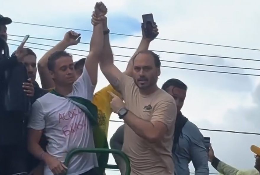 aproximacao-de-nikolas-ferreira-da-familia-bolsonaro-atraves-de-uma-caminhada-de-minas-a-brasilia aproximacao-de-nikolas-ferreira-da-familia-bolsonaro-atraves-de-uma-caminhada-de-minas-a-brasilia