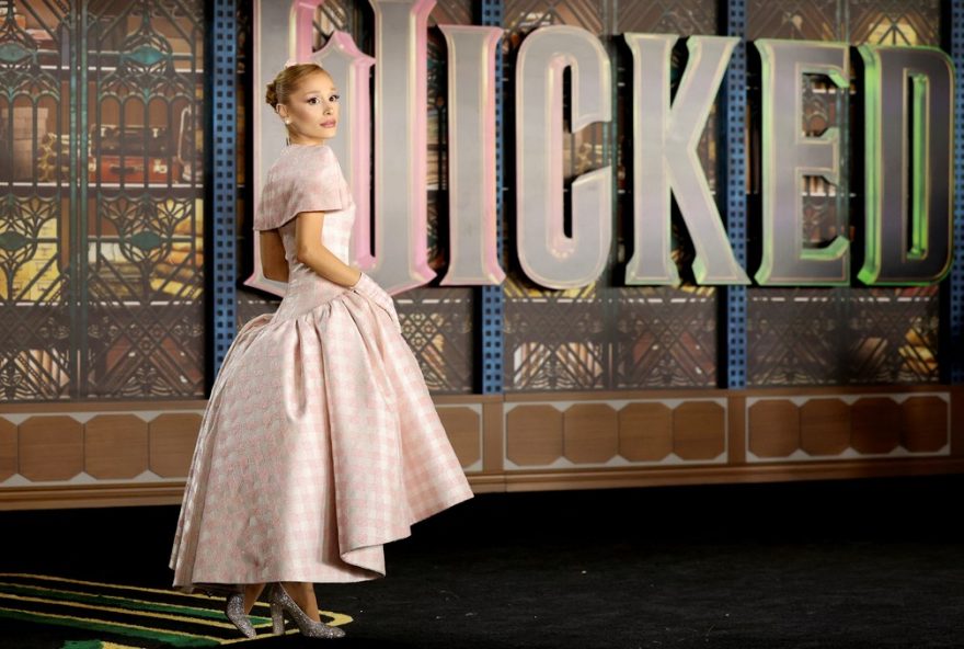 ariana-grande-cancela-participacao-no-lancamento-de-22wicked3A-parte-222-no-brasil ariana-grande-cancela-participacao-no-lancamento-de-22wicked3A-parte-222-no-brasil