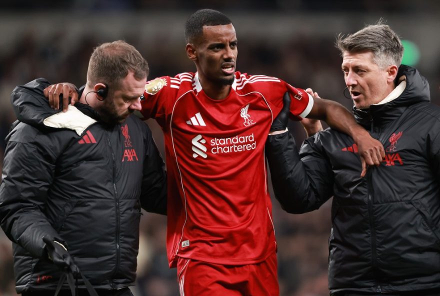 arne-slot-expressa-preocupacao-com-lesao-de-isak2C-reforco-do-liverpool3A-incerteza-sobre-gravidade-e-retorno-as-partidas arne-slot-expressa-preocupacao-com-lesao-de-isak2C-reforco-do-liverpool3A-incerteza-sobre-gravidade-e-retorno-as-partidas