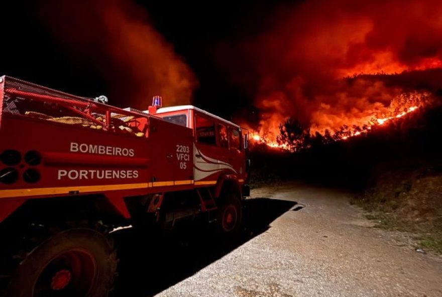 arouca3A-reconstrucao-de-passadico-que-ardeu-no-verao-deve-custar-cerca-de-890-mil-euros arouca3A-reconstrucao-de-passadico-que-ardeu-no-verao-deve-custar-cerca-de-890-mil-euros