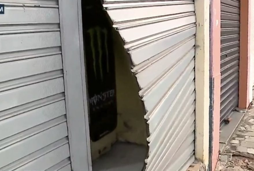 arrombamento-em-padaria-da-cohab2C-sao-luis3A-criminosos-levam-dinheiro-e-refrigerantes3B-guarda-municipal-investiga.-medidas-de-seguranca-reforcadas-apos-incidente arrombamento-em-padaria-da-cohab2C-sao-luis3A-criminosos-levam-dinheiro-e-refrigerantes3B-guarda-municipal-investiga.-medidas-de-seguranca-reforcadas-apos-incidente