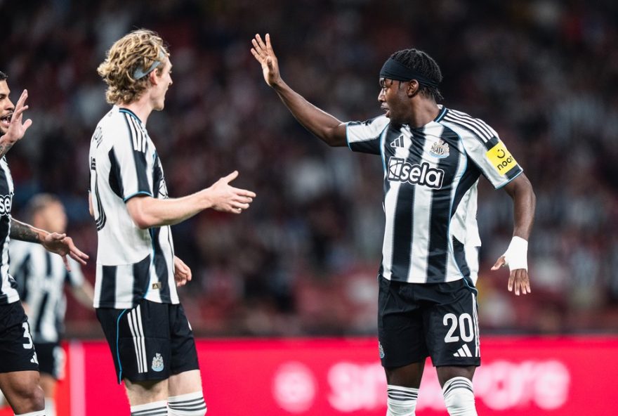 arsenal-vence-newcastle-em-amistoso-de-singapura3A-elanga-brilha-com-primeiro-gol-e-odegaard-decide-a-partida