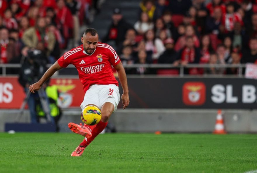 arthur-cabral-brilha-no-benfica-sob-comando-de-ex-treinador-do-botafogo