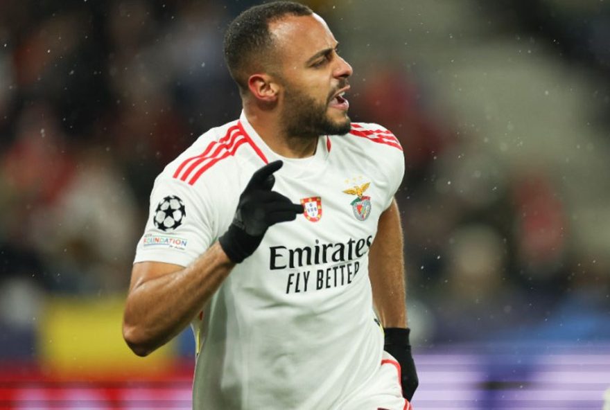 arthur-cabral-deve-se-apresentar-domingo3B-botafogo-vai-pagar-ao-benfica-eu-10-milhoes-fixos-mais-bonus