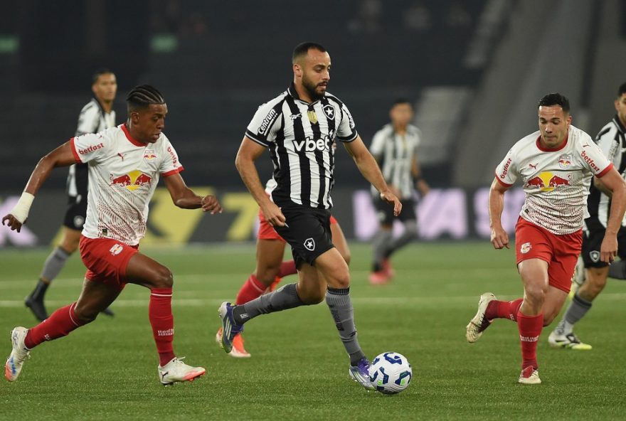 arthur-cabral-se-destaca-no-botafogo-com-aumento-significativo-de-minutos-em-campo-e-desempenho-superior.-meta-do-clube-e-fortalecer-elenco-para-2026