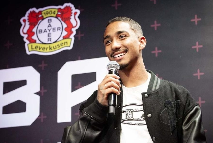 arthur-se-reapresenta-e-bayer-leverkusen-fara-tour-no-brasil-para-temporada-20252F26