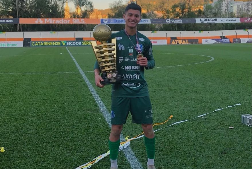 arthur-vellasque2C-goleiro-destaque-do-catarinense-20252C-reforca-o-barra-por-emprestimo-do-caravaggio arthur-vellasque2C-goleiro-destaque-do-catarinense-20252C-reforca-o-barra-por-emprestimo-do-caravaggio