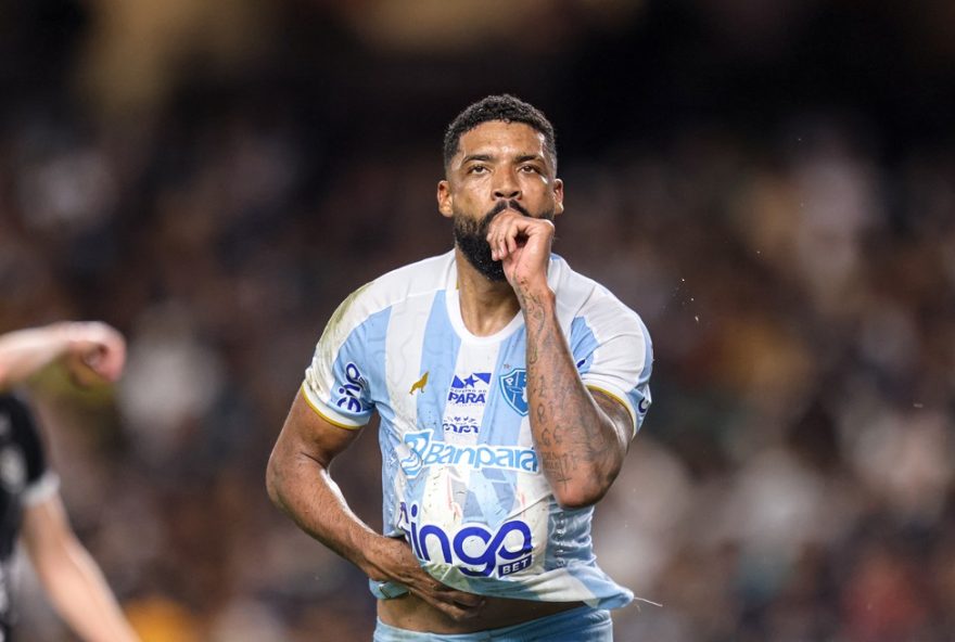 PA - BELEM - 21/06/2025 - BRASILEIRO B 2025, REMO X PAYSANDU - Diogo Barbosa  jogador do Paysandu comemora seu gol durante partida contra o Remo no estadio Mangueirao pelo campeonato Brasileiro B 2025. Foto: Fernando Torres/AGIF