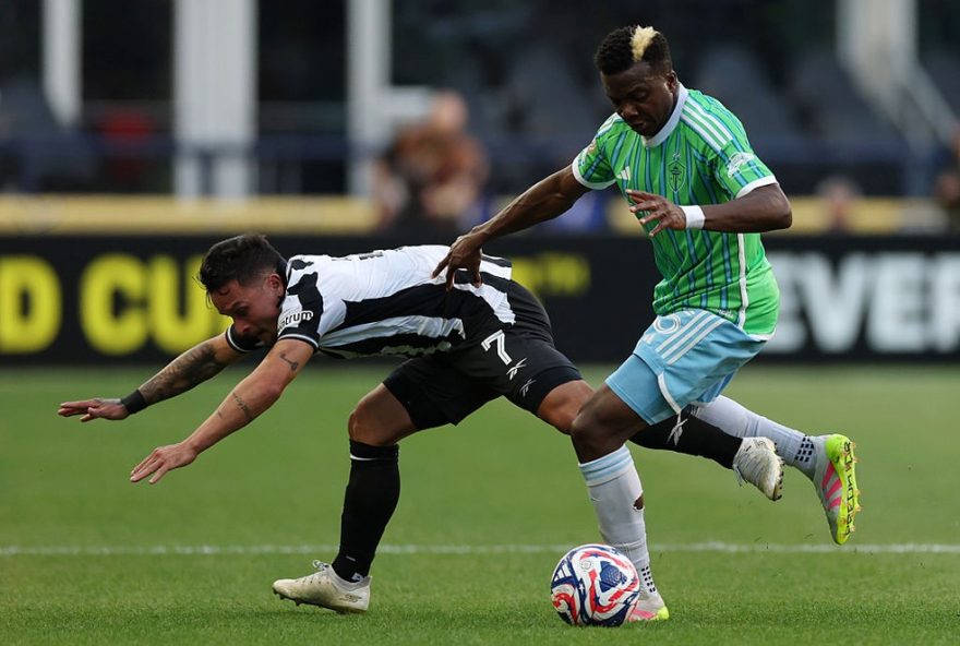 artur-revela-provocacao-com-lateral-e-falta-decisiva3A-22estava-de-graca-para-cima-de-mim22-botafogo-vence-seattle-sounders