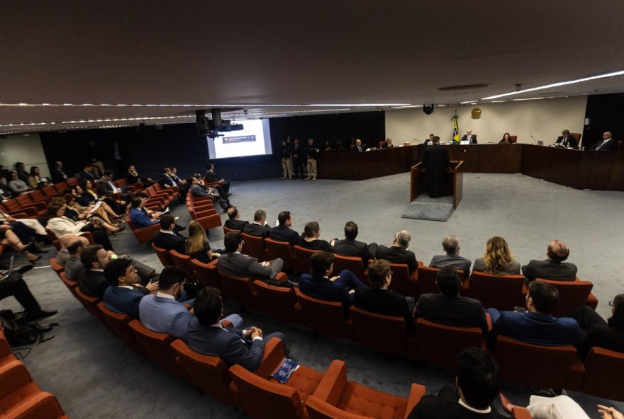 as-defesas-tentam-afastar-clientes-do-crime-e-implicar-bolsonaro
