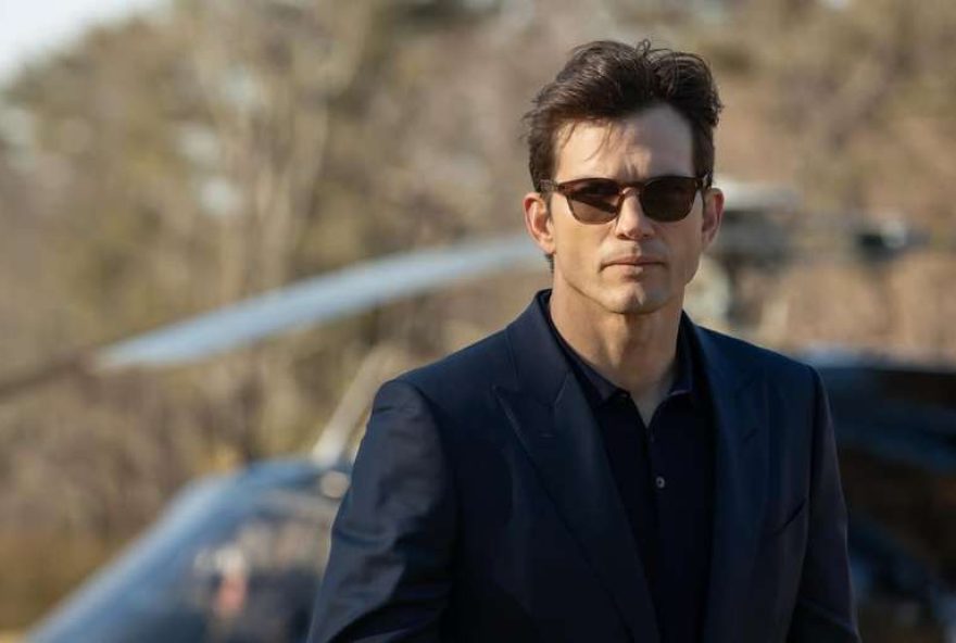 ashton-kutcher-brilha-em-22the-beauty22-como-vilao-complexo-em-nova-serie-de-ryan-murphy ashton-kutcher-brilha-em-22the-beauty22-como-vilao-complexo-em-nova-serie-de-ryan-murphy