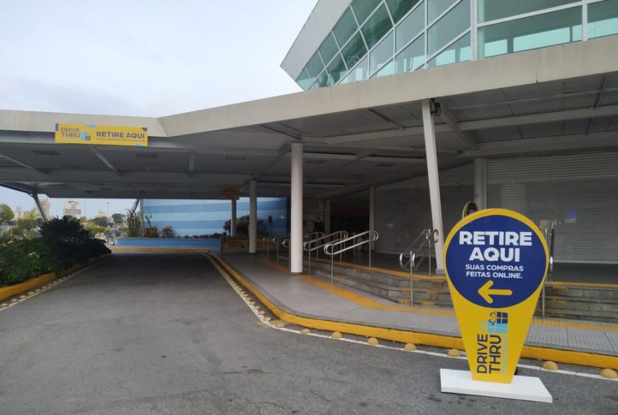 assalto-a-loja-no-shopping-interlagos3A-criminosos-armados-roubam-em-plena-luz-do-dia.-a-pm-investiga-o-caso.-medidas-de-seguranca-sao-essenciais