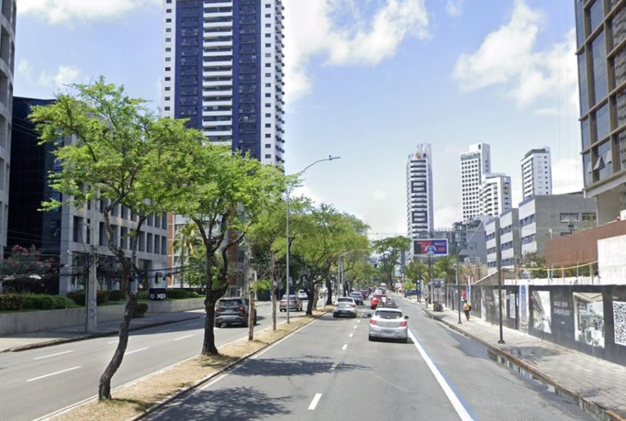 assalto-a-onibus-em-boa-viagem3A-passageiro-e-ferido-com-facada-na-cabeca