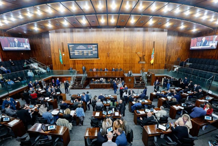 assembleia-do-rs-vai-avaliar-a-concessao-do-porte-de-arma-para-os-policiais-legislativos assembleia-do-rs-vai-avaliar-a-concessao-do-porte-de-arma-para-os-policiais-legislativos