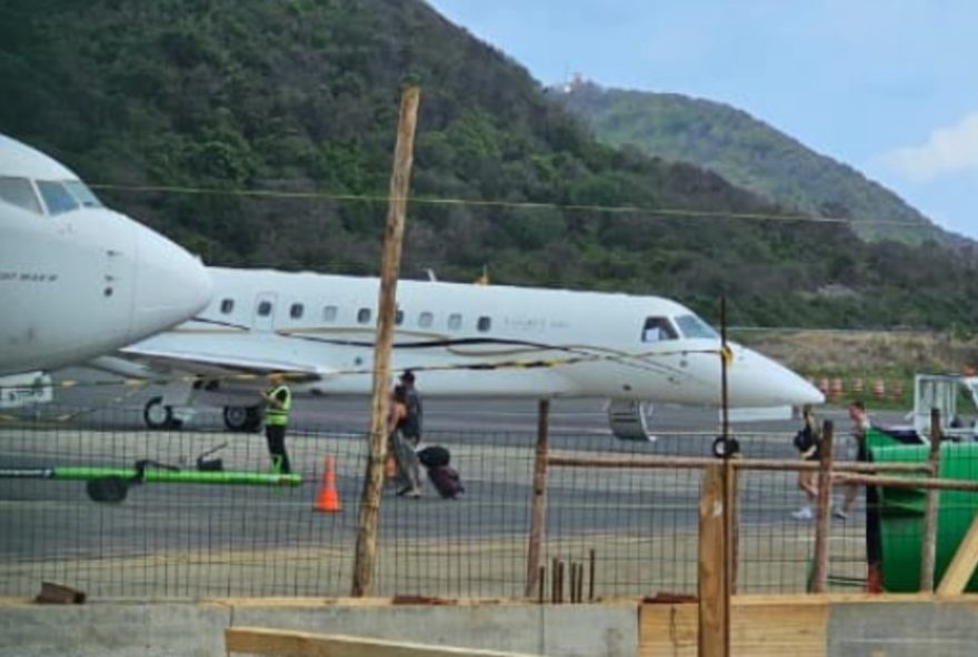 assessor-juridico-de-noronha-mantido-no-cargo-apos-viagem-polemica-de-carona-em-aviao-de-empresa-multada3A-lixo-acumulado-e-prazo-de-48-horas-para-retirada assessor-juridico-de-noronha-mantido-no-cargo-apos-viagem-polemica-de-carona-em-aviao-de-empresa-multada3A-lixo-acumulado-e-prazo-de-48-horas-para-retirada