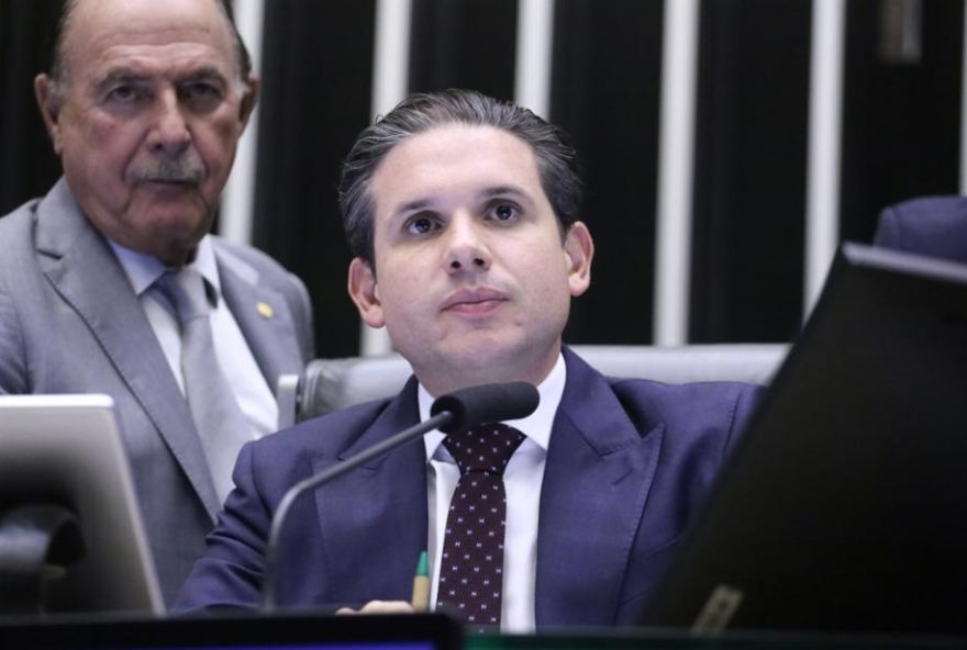 assessora-de-lira-e-alvo-da-pf-hugo-motta-defende-legalidade-das-emendas-parlamentares assessora-de-lira-e-alvo-da-pf-hugo-motta-defende-legalidade-das-emendas-parlamentares