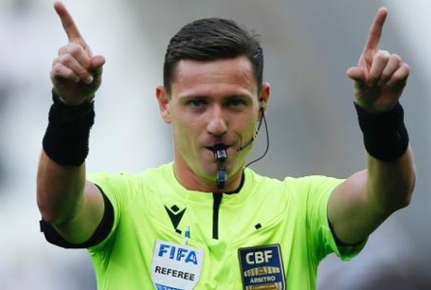 associacoes-de-arbitragem-repudiam-punicao-a-abatti-abel-e-var-no-stjd