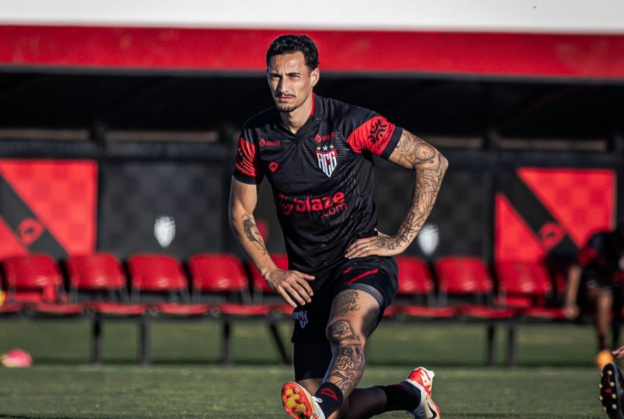 atacante-derek-retorna-ao-atletico-go-pronto-para-brilhar-em-2026 atacante-derek-retorna-ao-atletico-go-pronto-para-brilhar-em-2026