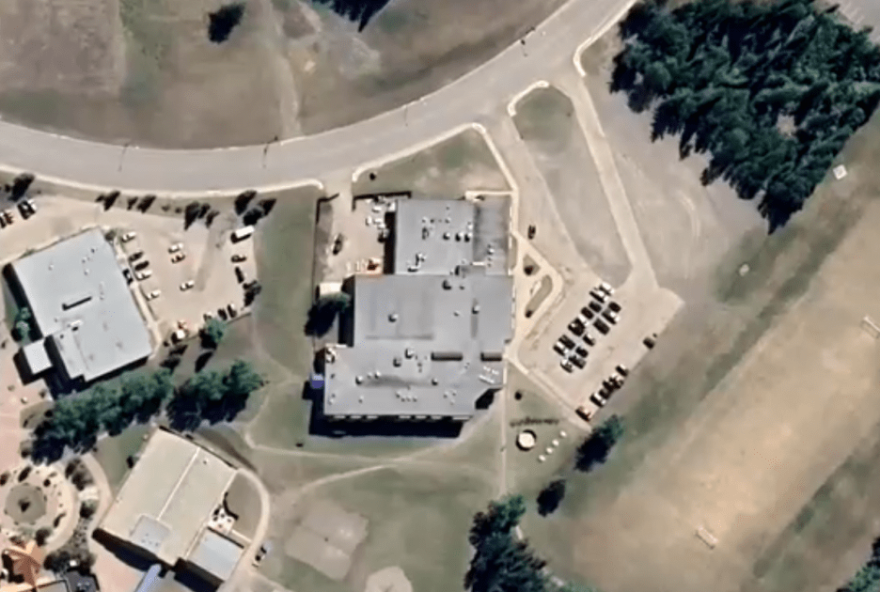 ataque-a-tiros-deixa-ao-menos-dez-mortos-em-escola-no-canada2C-diz-policia ataque-a-tiros-deixa-ao-menos-dez-mortos-em-escola-no-canada2C-diz-policia