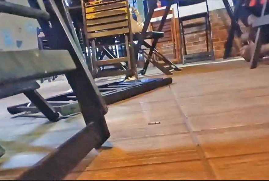 ataque-a-tiros-em-bar-de-nova-iguacu3A-policia-civil-investiga-caso.-vitimas-baleadas-sem-confirmacao-de-sobrevivencia.-confira ataque-a-tiros-em-bar-de-nova-iguacu3A-policia-civil-investiga-caso.-vitimas-baleadas-sem-confirmacao-de-sobrevivencia.-confira