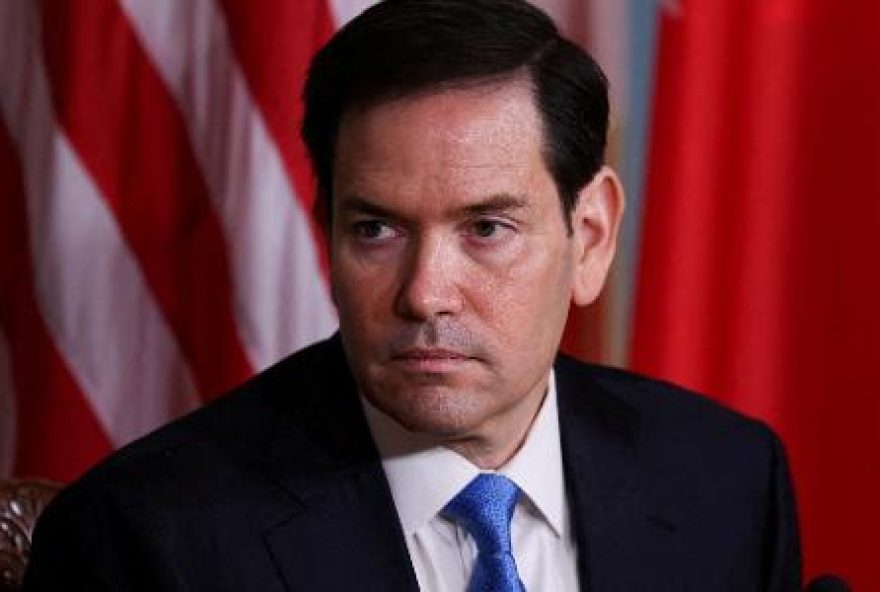 ataque-aos-eua2C-secretario-de-trump-sobre-multa-da-ue-a-x-de-musk