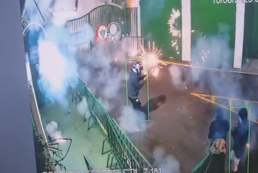 ataque-com-bombas-e-rojoes-no-ct-do-palmeiras-gera-preocupacao3B-clube-denuncia-terrorismo