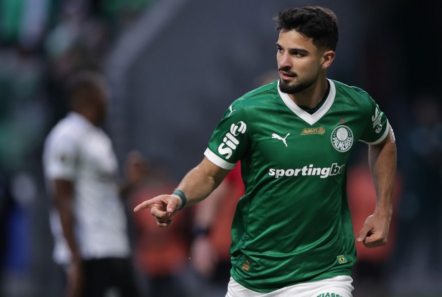 SP - SAO PAULO - 10/08/2025 - BRASILEIRO A 2025, PALMEIRAS X CEARA - Flaco Lopez jogador do Palmeiras comemora seu gol durante partida contra o Ceara no estadio Arena Allianz Parque pelo campeonato Brasileiro A 2025. Foto: Ettore Chiereguini/AGIF