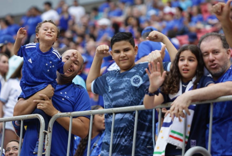 athletic-e-cruzeiro-se-enfrentam-em-jogo-pelo-campeonato-mineiro-em-brasilia