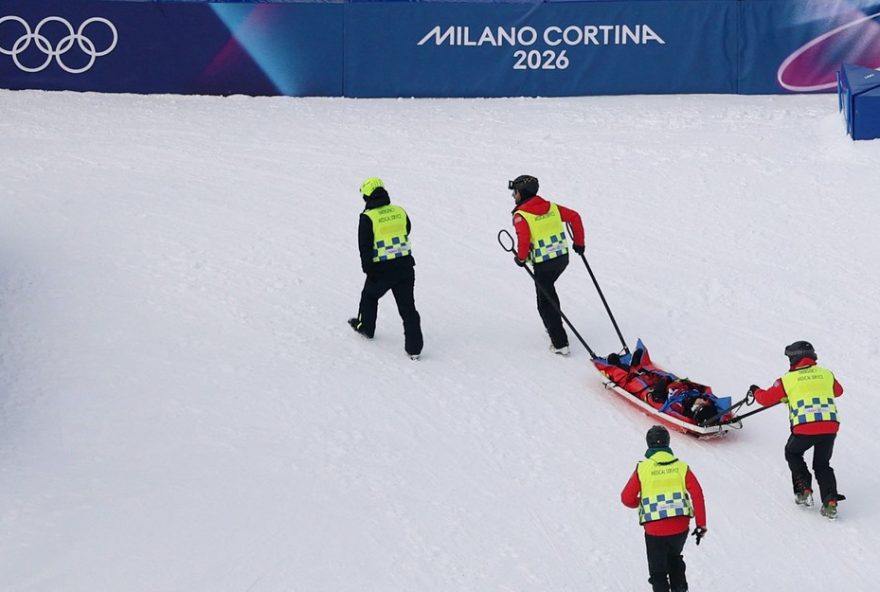 atleta-chinesa-liu-jiayu-sofre-queda-impressionante-no-snowboard-half-pipe3A-sem-lesoes2C-mas-com-apreensao-no-publico atleta-chinesa-liu-jiayu-sofre-queda-impressionante-no-snowboard-half-pipe3A-sem-lesoes2C-mas-com-apreensao-no-publico