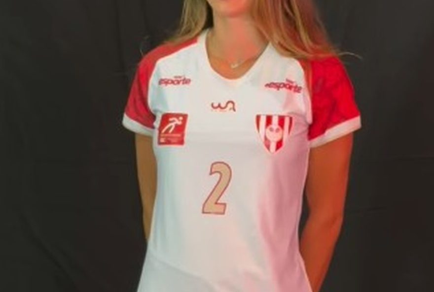 atleta-de-volei-sobrevive-a-tentativa-de-assalto-no-rio-de-janeiro3A-julia-rocha-renasce-com-determinacao