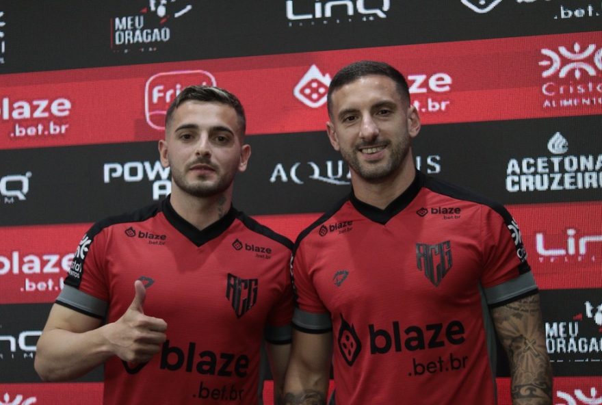 atletico-de-apresenta-reforcos-ezequiel-ham-e-kelvin-para-a-serie-b3A-preparados-para-a-vitoria