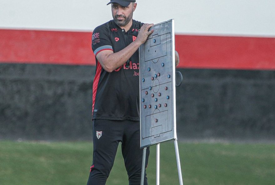 atletico-de-com-margem-para-evoluir-apos-primeira-vitoria-na-serie-b
