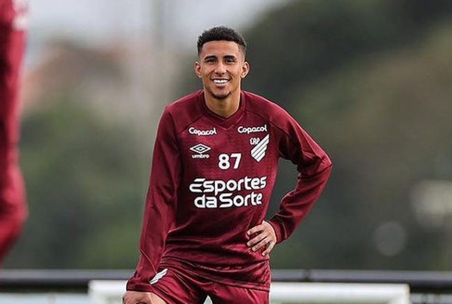 atletico-go-anuncia-contratacao-do-meia-danielzinho-para-reforcar-o-elenco-com-talento-e-experiencia
