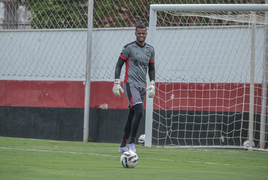atletico-go-desfalcado-enfrenta-crb-em-jogo-crucial-pela-serie-b3A-veja-provavel-escalacao